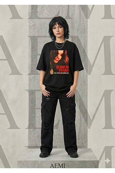 AEMİ Μπλουζάκι Unisex Şebnem Ferah με στάμπα Oversize Crew Neck σε μαύρο χρώμα