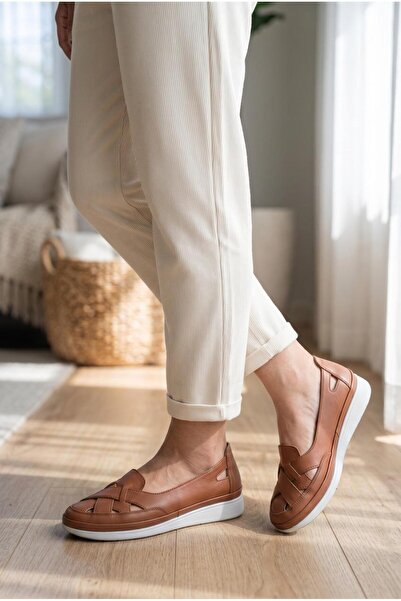 İYİSİNDEN SHOES حذاء للأمهات مصنوع من الجلد الطبيعي ومثقوب وخفيف الوزن