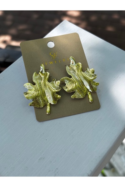 MODA Leaf Earrings