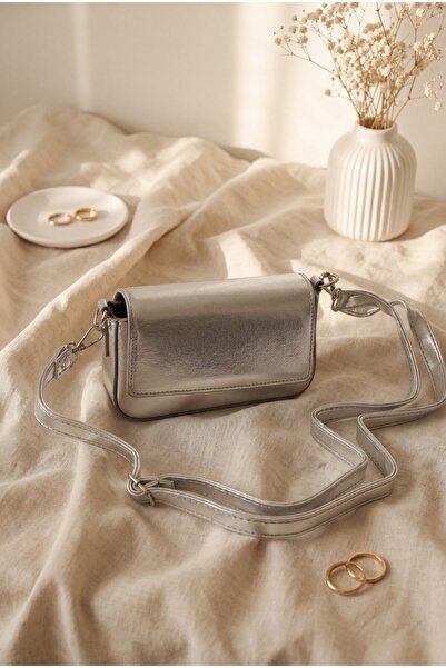 Modamorfo Minimalist Magnetic Cover Strap Crossbody Bag - Silver Color