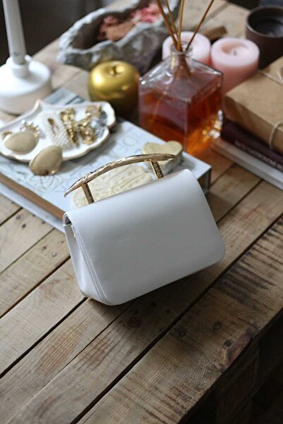 Moom Bag Women's White Chain Bag with Handle Detail