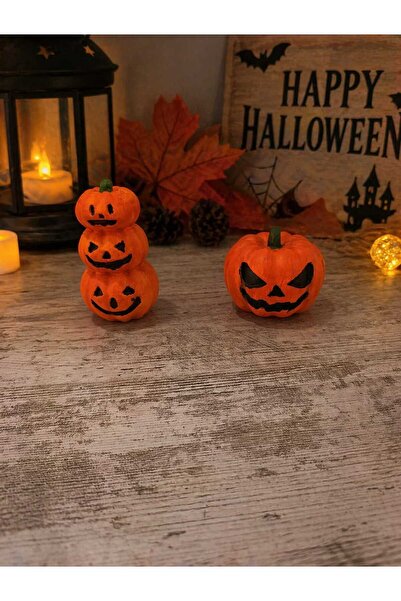 Üst Üste Binmiş Bal Kabakları ve Tek Bal Kabağı Dekoratif Obje Halloween Temalı