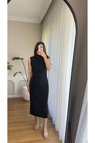 Butikrenginyılmaz Dik Yaka Yırtmaçlı Vatkalı Bel Bağcık Detaylı Maxi Elbise
