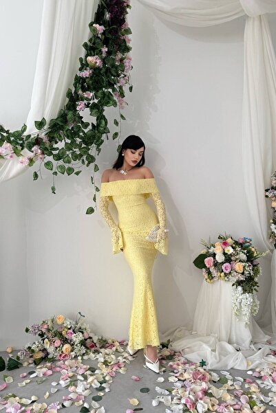 Caddebostan Moda فستان سهرة إسباني بدون حمالات مزين بالدانتيل وأكمام طويلة عل...