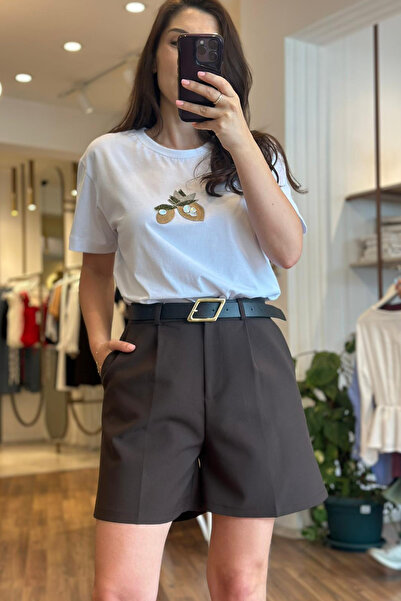 Unique Boutique شورت بني اللون بحزام من سيتي بوويز