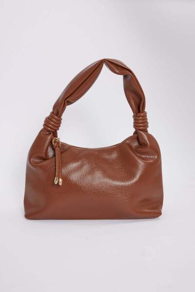 Tudors Women's Tan Zippered Tassel Detailed Hand and Shoulder Bag