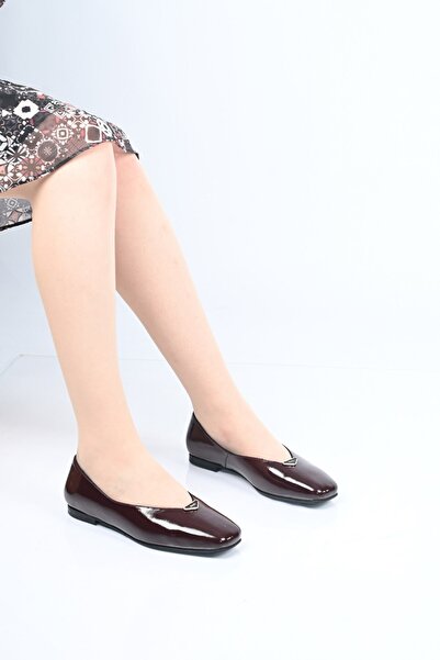 Bestello حذاء نسائي بدون أربطة من الجلد الطبيعي بنعل جوردان 342-014