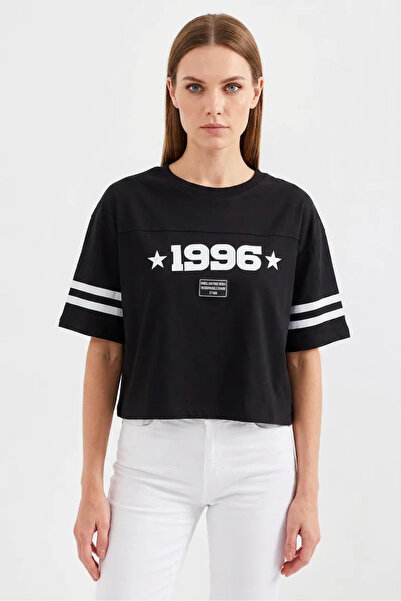 buğrahayalin Women's Basic Oversize Striped Sleeve Black T-Shirt