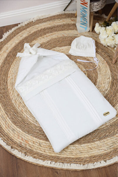 Genericc Newborn swaddle with an elegant design