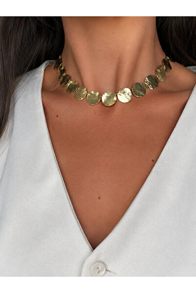 IM ATELIER Yuvarlak Plaka Detaylı Gold Choker Tarzı Kolye | Şık ve Modern Kad...