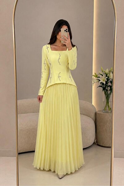 BROOKLYN STYLE Royal Pleated Design Square Neck Evening Dress