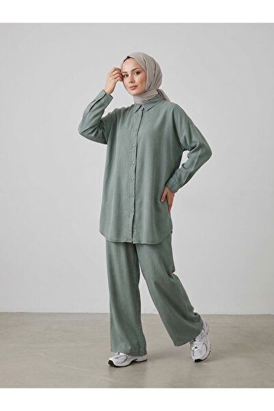 Lunsera Store طقم بنطلون بتفاصيل روبا من الخلف - كاكي