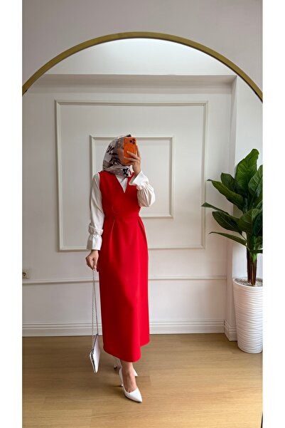 Nisa Nalbantoğlu Red Crepe Hijab Plain Jile