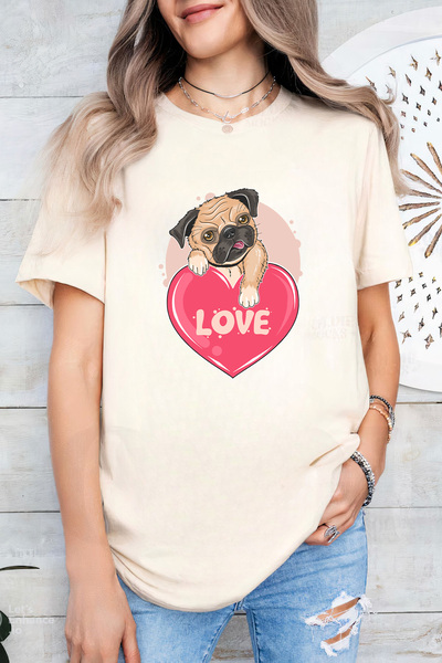 Sarah's Boutique Women's T-shirt – 100% cotton – Pug Love