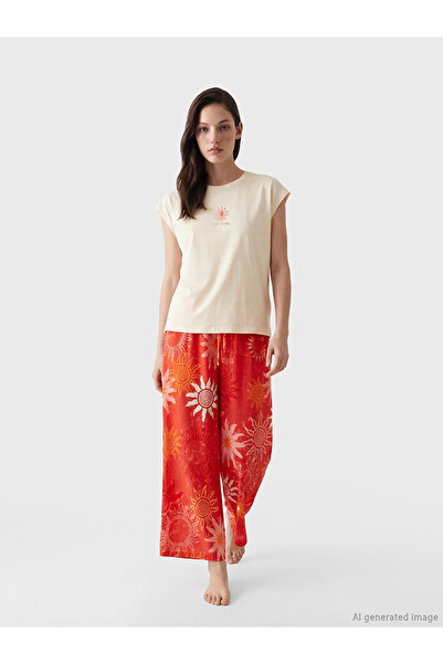LC Waikiki Rmz Gi̇yi̇m Farkiyla Zero Roba Collar Printed Women's Capri Pajama...