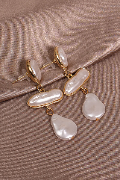 Süspüs Accessories أقراط ذهبية مرصعة باللؤلؤ