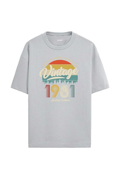 Colermi 1981 Nostalgia Oversized T-Shirt - Retro Design Sunset & Pine Tree Si...