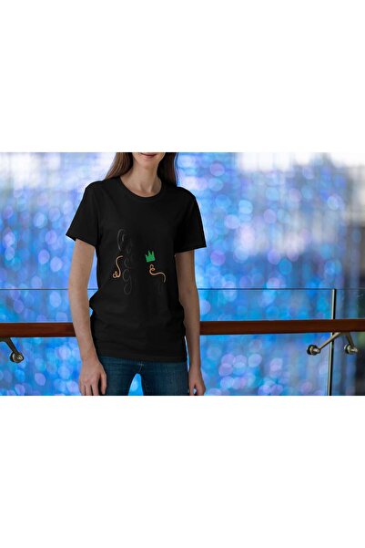 iLovePrints Queen of Green Tshirt