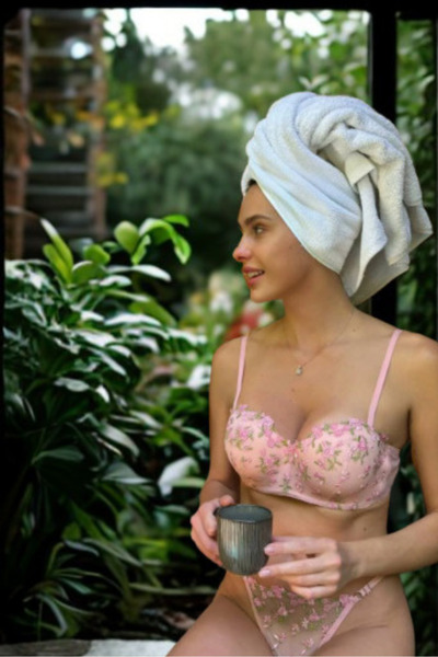 Khailey Shay Pembe Balenli Bralet Takım