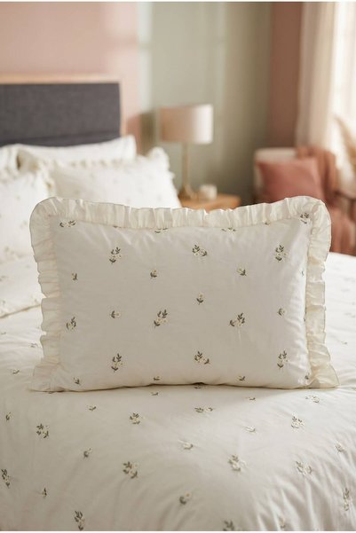 İK TEKSTİL Elora 100% Cotton Double Color Ruffled and Floral Embroidered 8 Piece Double Luxury Duvet Cover Set with Bathrobe