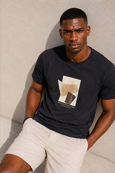 BARRELS AND OIL Men's Geometric Printed T-Shirt - Black