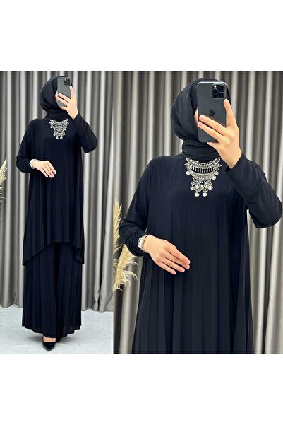 Sum Pillesed Pants Suit