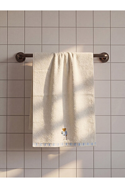 LC Waikiki Rmz Gi̇yi̇m Farkiyla Bear Embroidered Cotton Face Towel 50X80 cm