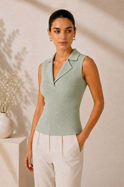 Ferraro Green Sleeveless Polo Collar Ribbed Viscose Women's Knitwear Blouse