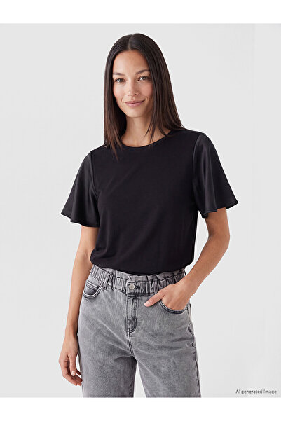LC Waikiki Trendlucky Women's T-Shirt with Oval Collar and Difference Detail