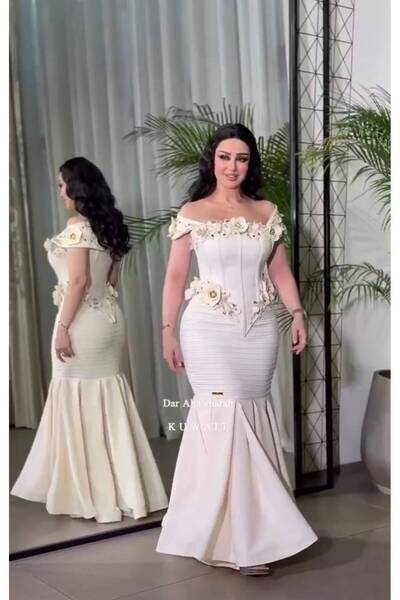 NALA FASHION Cream-Coloured Evening Gown in Calm, Understated Satin Fabric