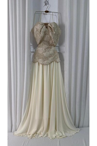 Mar style Luxurious Pink Evening Gown with a Large Chiffon Skirt