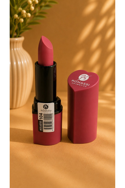 RS Ronassi Cosmetics أحمر شفاه ماتي مكثف اللون بتصميم على شكل قلب من روناسي ك...