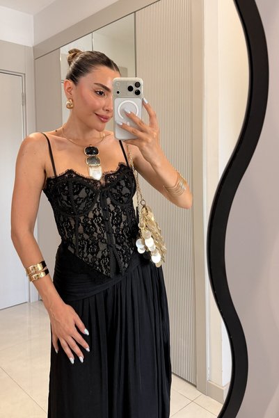 Gizem Ecemiş كورسيه جولانكا من الدانتيل الأسود المستورد