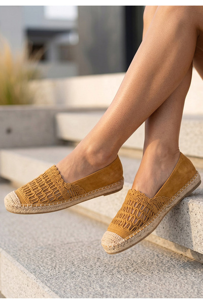 B T Shoes Γυναικείες εσπαντρίγιες Χένλεϊ σε χρώμα καμήλας