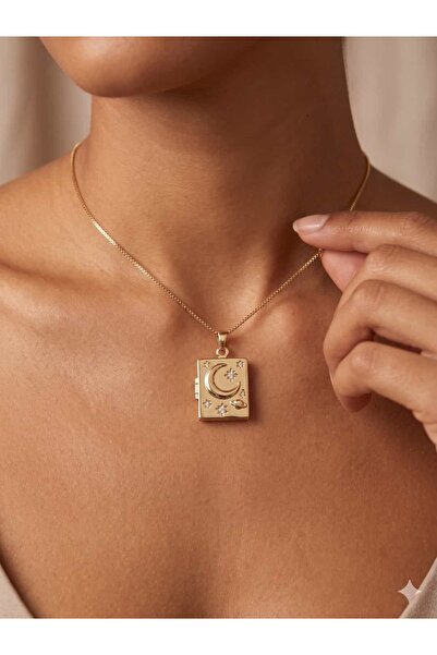 Çelik Celestial Moon and Star Patterned Medallion Necklace