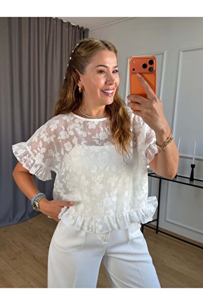 Size Özgü Ekru Fırfır Detay Çiçek Model Bluz