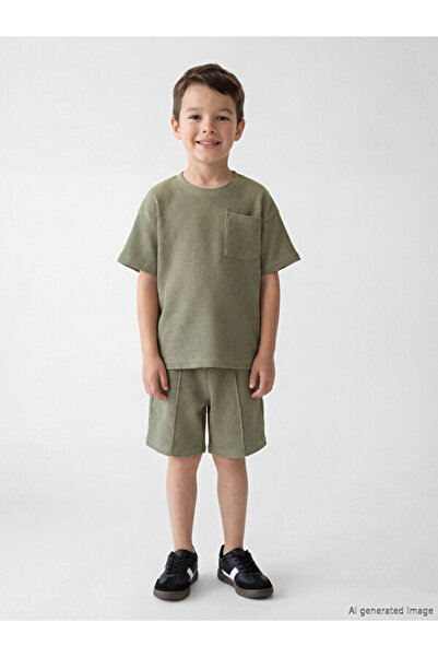 LC Waikiki Esvab • Modern & Distinctive Pocketed Boys' T-Shirt and Shorts