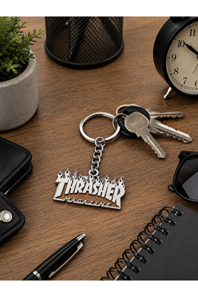 HER ŞEY NOTA www.herseynota.com Breloc metalic cu logo Thrasher Flame, cadou ...