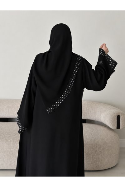 EKEA ABAYA عباية لولو الملكية بقصة نصف كلوش مع أكمام منقطة وطرحة مطرزة