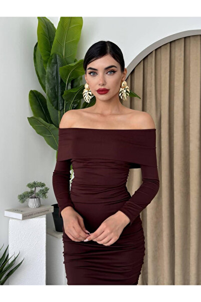 Moda Days فستان نسائي بني بياقة قارب وأكمام طويلة وتصميم مطوي وطول متوسط