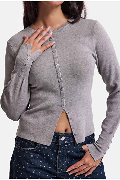 it's basic Women's Gray W6-12 Belt Length Stretchy Fabric Buttoned Knitwear C...
