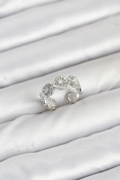 SORA GROUP Brass Silver Color Clover Model Women's Ring