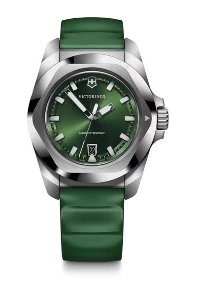 Victorinox Mens Watch 242085, Quartz, 41mm, 20ATM