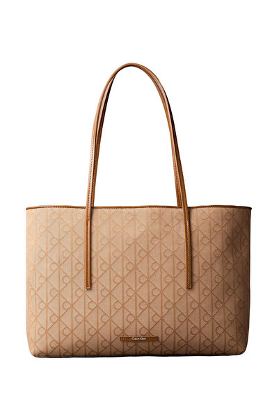 Calvin Klein Bej Kadın Tote Çanta EMBLEM AOP JACQUARD TOTE W/POUCH