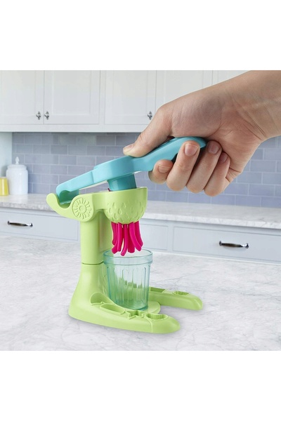 Play Doh CAKE TOY APARAT DE STOCAT SUCUL + SET DE 4 TUBURI DE AMESTECARE E7437