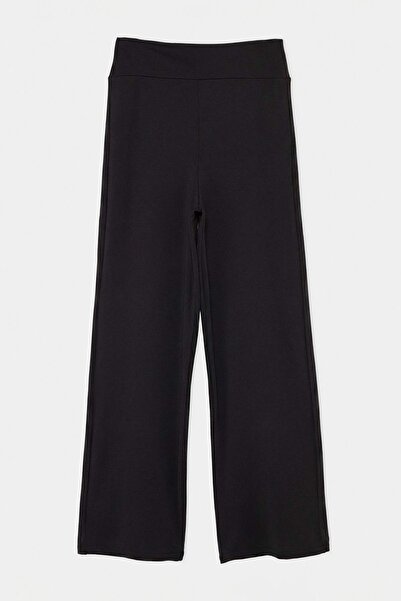 Trendyol Curve Pantaloni de trening negri din material textil pentru scuba di...