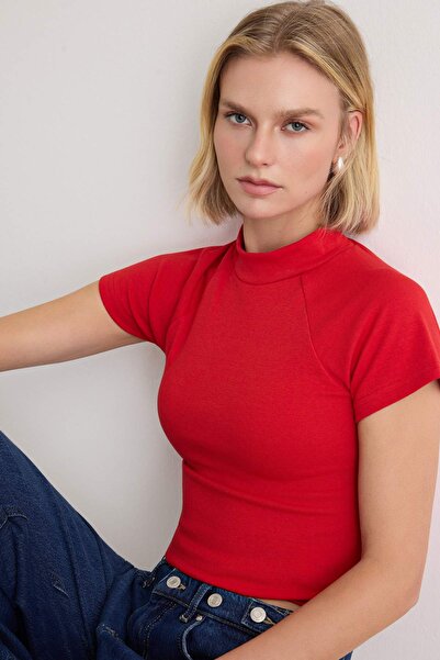 Trendyol Collection Tricou tricotat cu guler înalt, roșu, simplu, cu mâneci r...