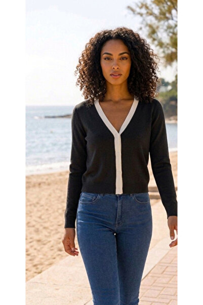 VAKKUM Cardigan with Buttons Black