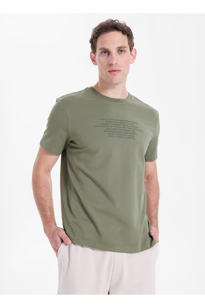 Mustang Koyu Haki Erkek Relaxed Baskılı T-Shirt M6SM-TST1571