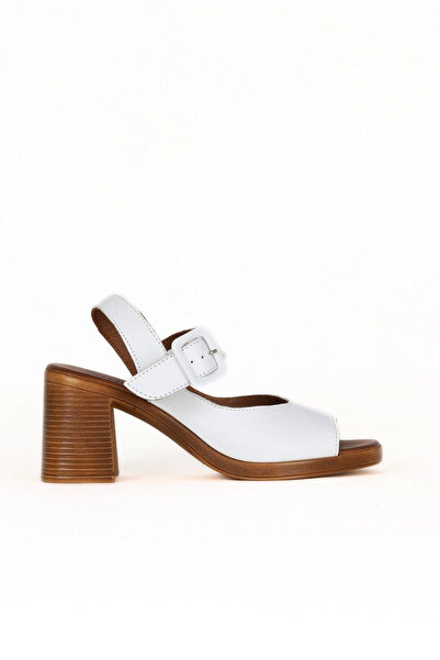 Bueno Shoes صندل نسائي بكعب من الجلد الأبيض 01we3701